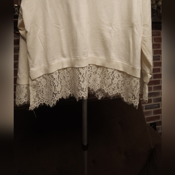 Elegant Cream Lace Hem Women's Top - Picture 2 of 4